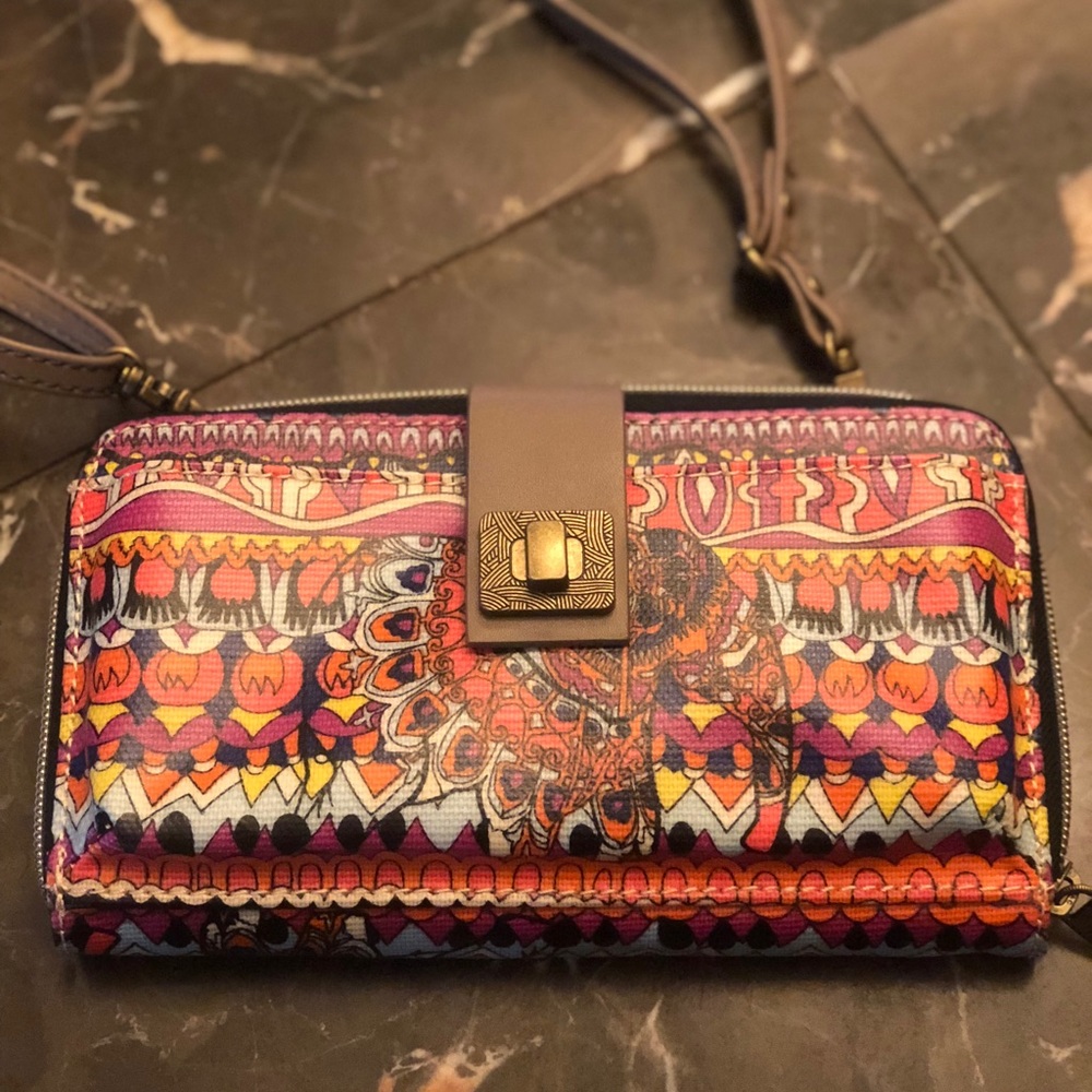 Sakroots Crossbody Smartphone Wallet